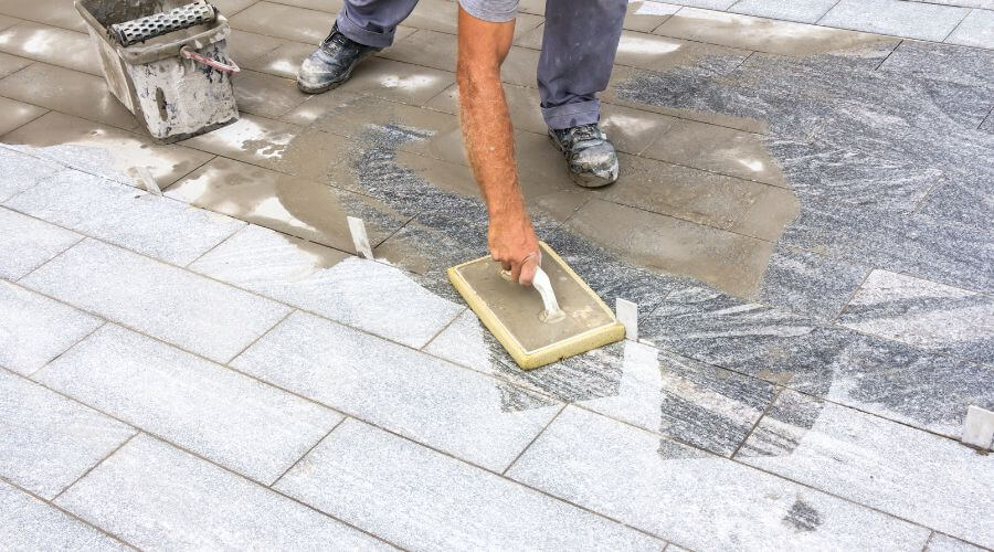 Professional gutter cleaning in Maurepas, LA